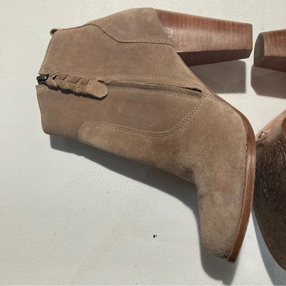 JOIE Sz 38.5 Suede Stacked 3” Heel Zipper Closure Almond Toe Cap Ankle Booties - Picture 3 of 10